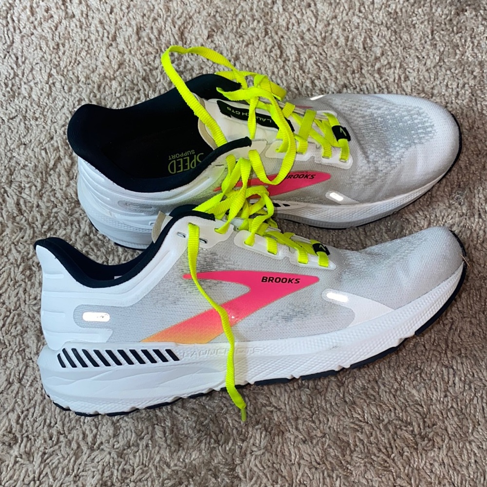 Womens Brooks running shoes